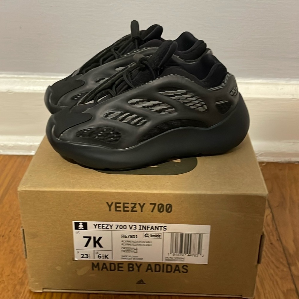 Toddler Yeezy 700 V3 “Alvah” Size 7c